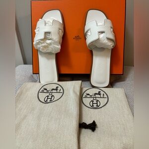 NIB Hermes Oran Sandals in Blanc (white) and size 36